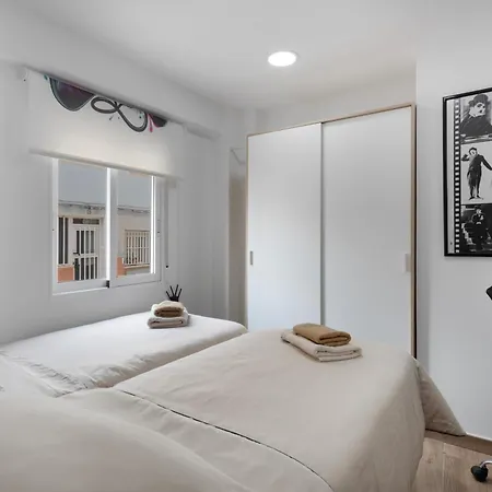 A Pies Del Castillo Apartment
